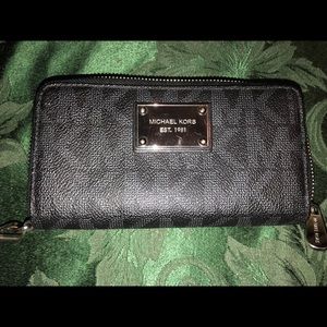 Michael Kors wristlet wallet